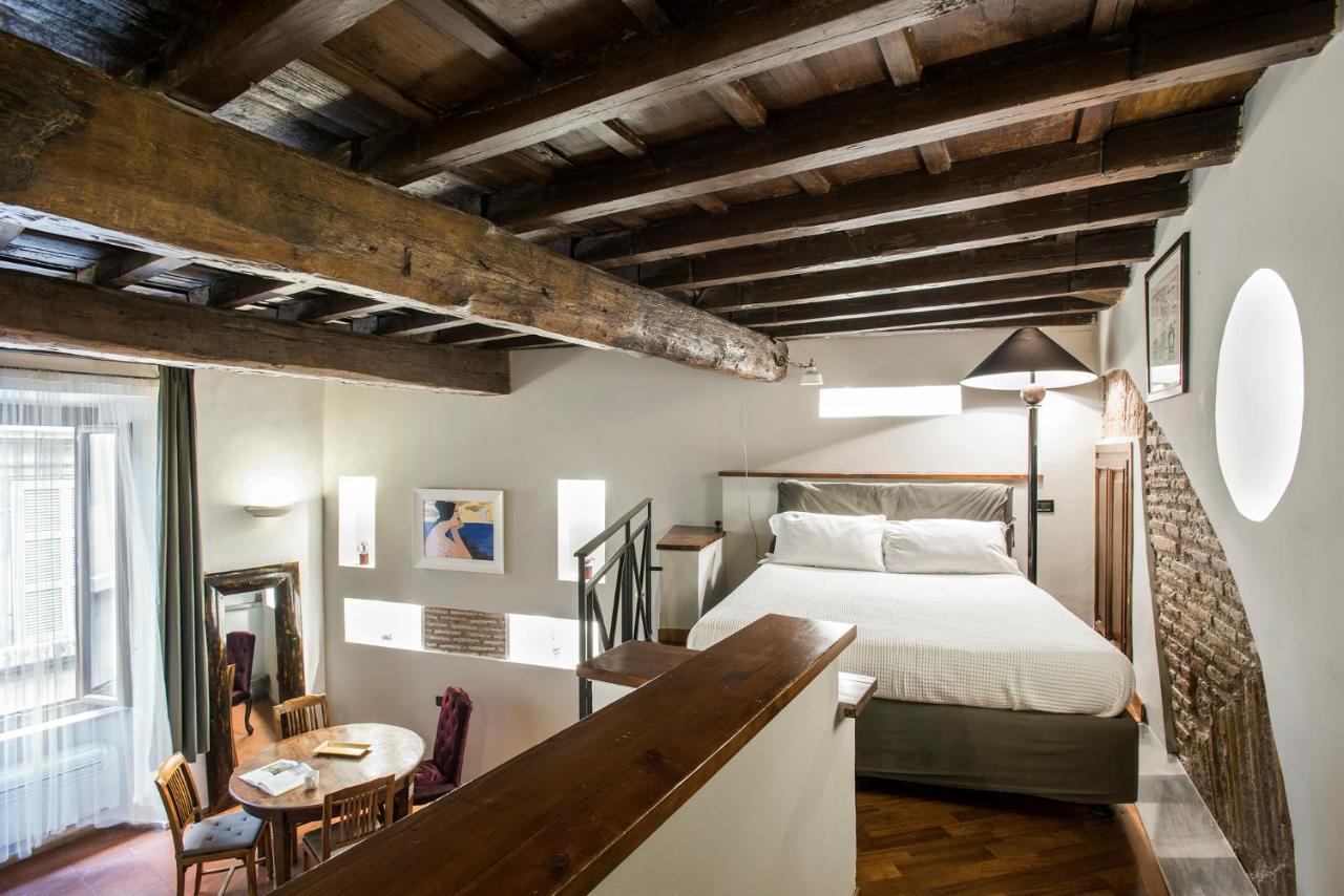 Charming Pantheon In The Heart Of Appartement